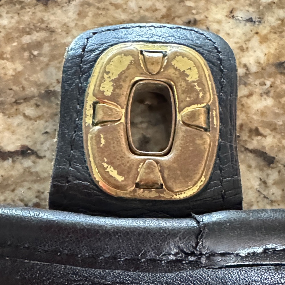 Devil wears Prada Coach Black Bag Messinger brassTurnLock #5180 not refurbished - Picture 6 of 15